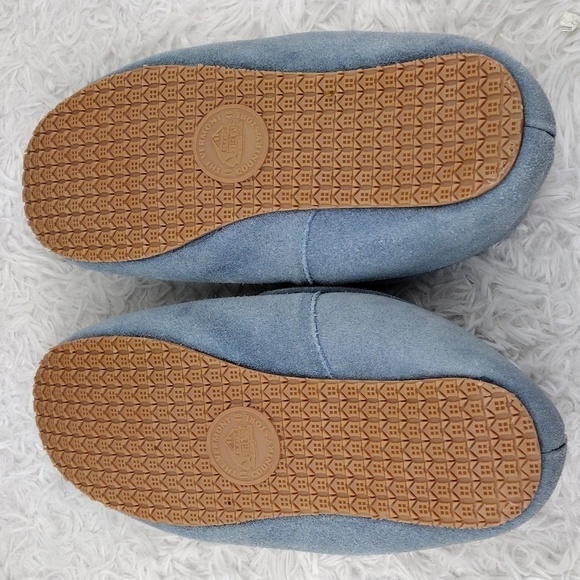 The Vermont Country Store Blue Suede Leather Floral Embroidered Slip On Slipper - Picture 7 of 16
